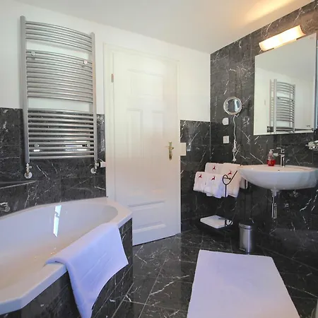 Apartment Himmelschloesschen & Rose Garmisch-Partenkirchen